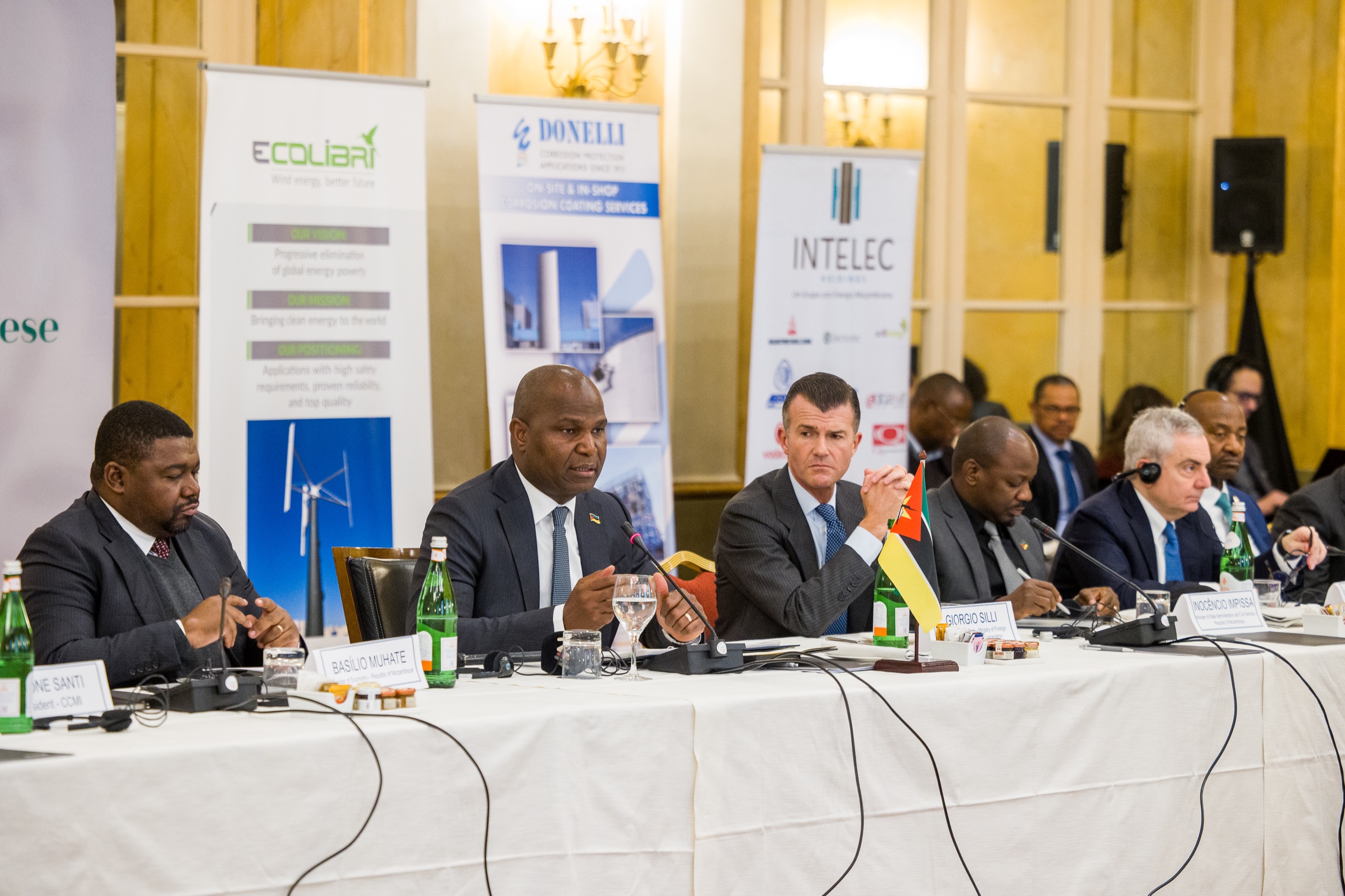 Moçambique e Itália reforçam cooperação económica em Roma