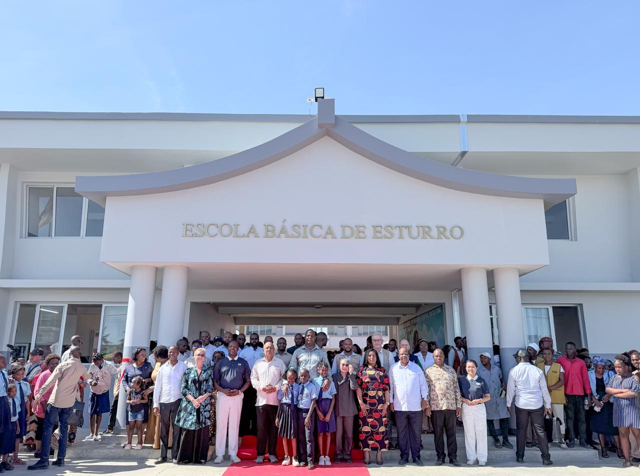 Presidente inaugura maior Escola Básica Completa no Esturro