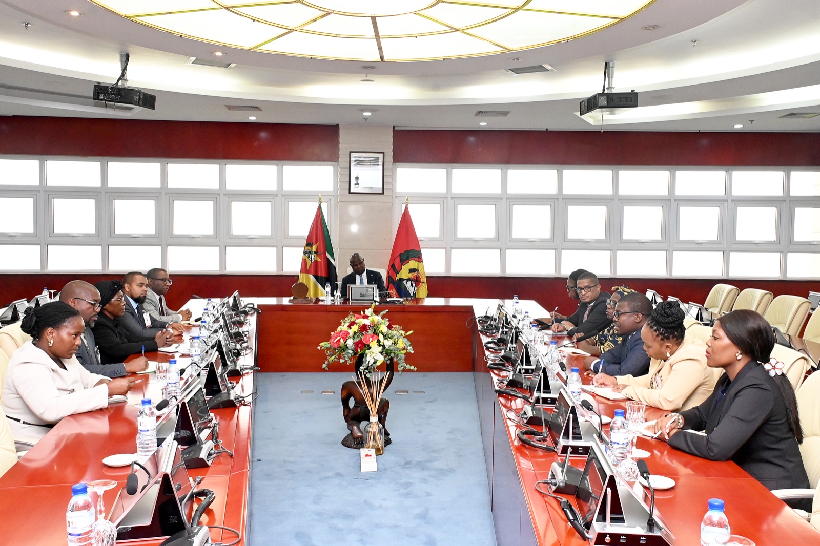 Presidente Chapo recebe CNDH para avaliação da situação dos direitos humanos no país
