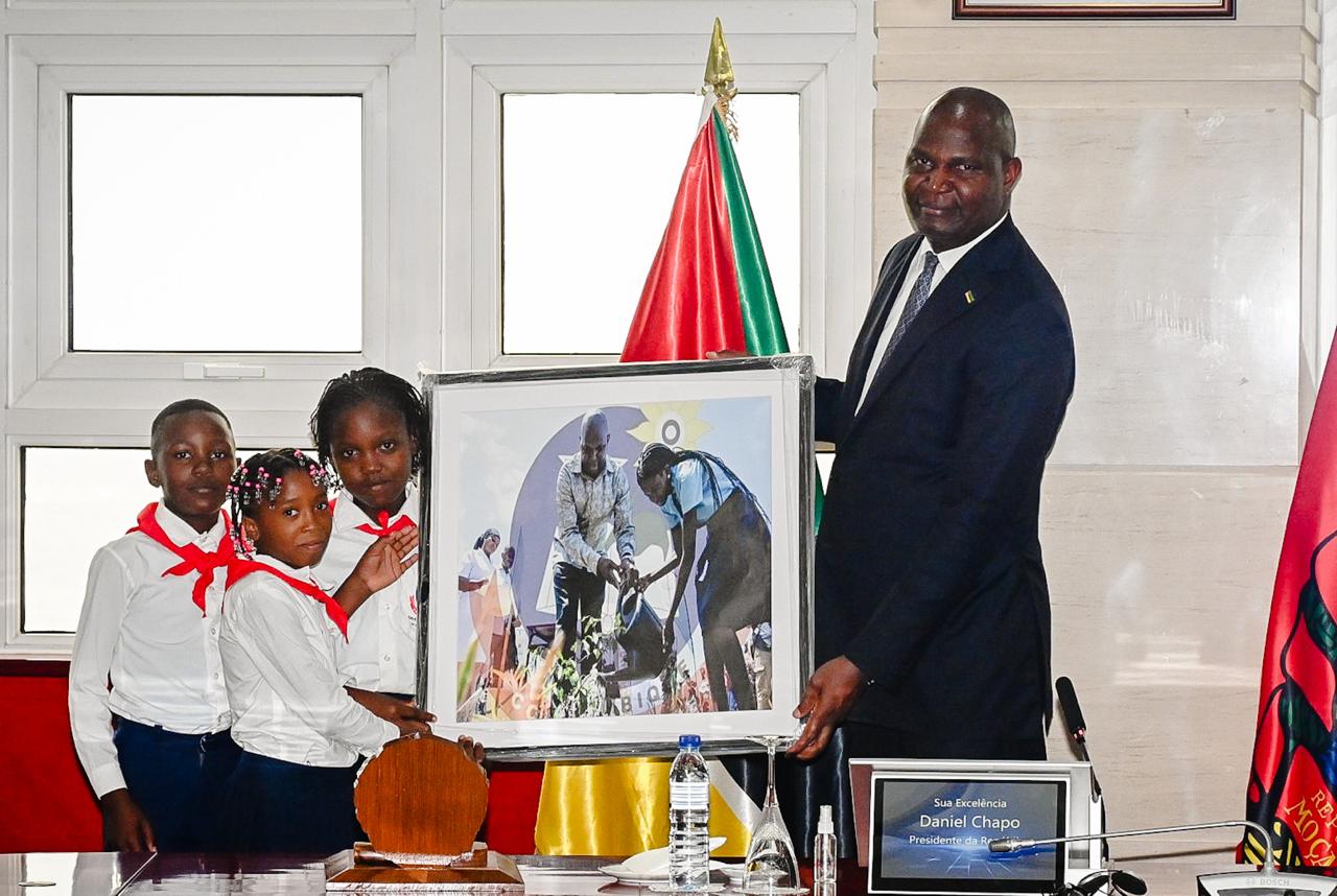 Chapo reafirma compromisso com a protecção da infância e educação