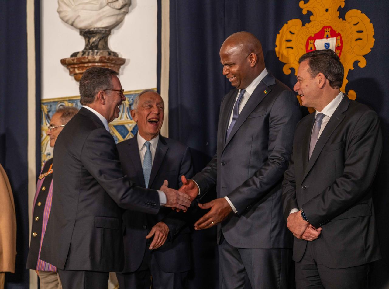 Chapo participa nas cerimónias fúnebres do General Lázaro Menete
