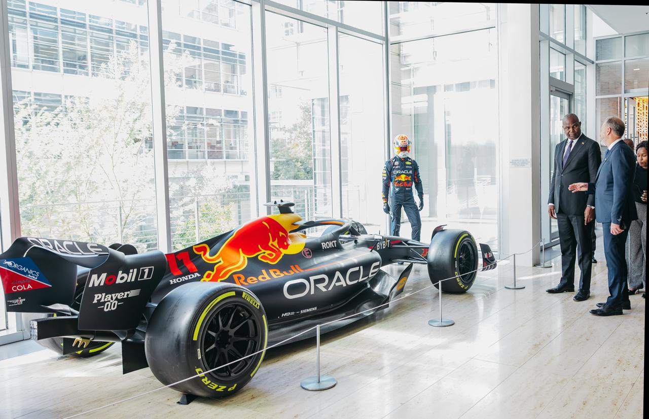 Presidente da República destaca industrialização e transferência de conhecimento em visita ao Campus da Exxon Mobil, em Houston, Texas.