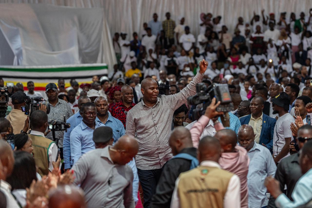 Presidente Chapo Encerra XI Gala do Prémio Jovem Criativo em Nampula